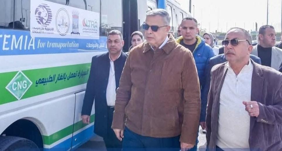 محافظ الإسكندرية يشدد على التزام وسائل النقل البديلة للترام بتعريفة الركوب