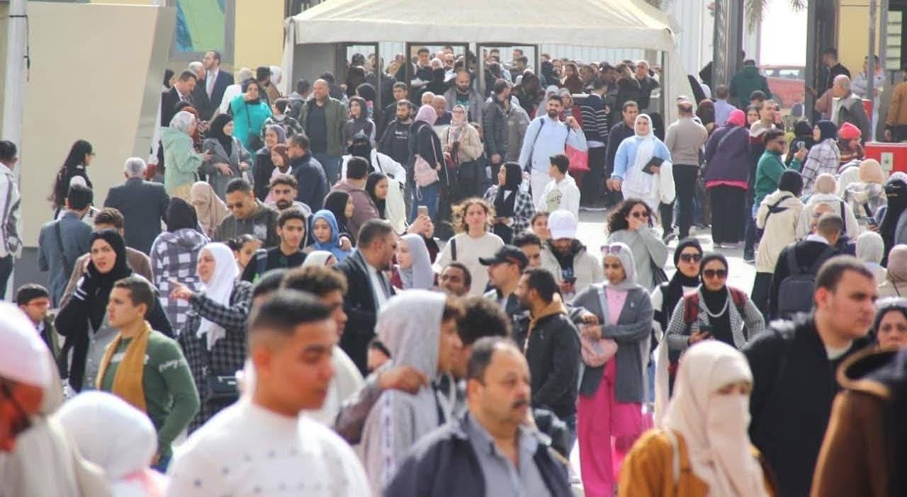 رقم قياسي.. 5 ملايين زائر لمعرض الكتاب خلال 10 أيام