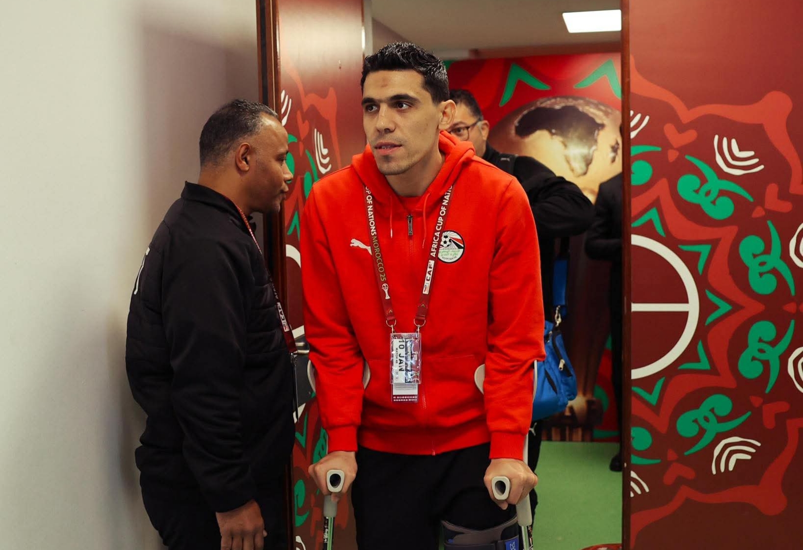 محمد حمدي يطير إلى ألمانيا لإجراء جراحة الرباط الصليبي