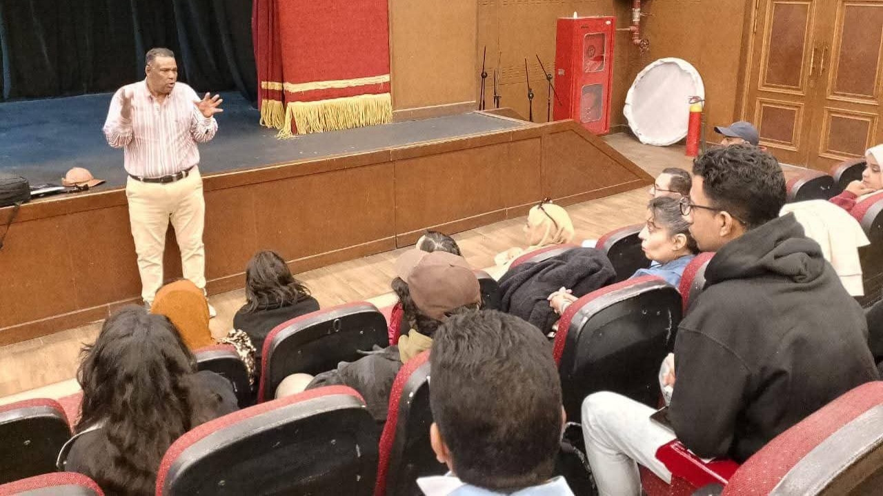 "مدارس الإخراج" و"إيقاع الممثل" ضمن ورش مهرجان المسرح العربي في قصر ثقافة الأنفوشي