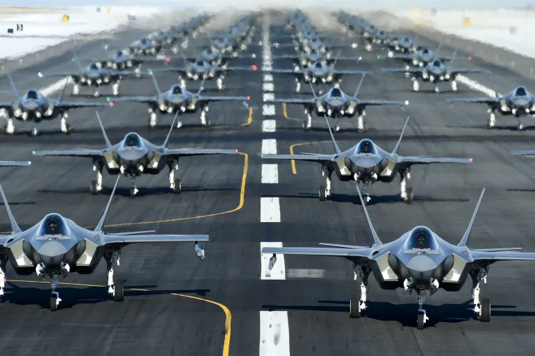 مقاتلات F35 الأمريكية تتجه إلى الشرق الأوسط..وإيران تهدد بقصف إسرائيل والقواعد العسكرية الأمريكية