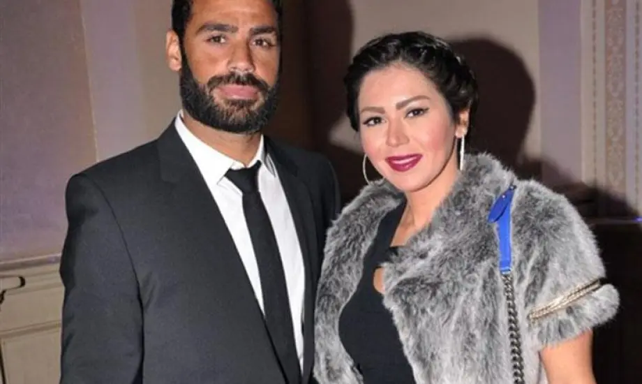 نفي شائعات انفصال لقاء الخميسي ومحمد عبد المنصف بصورة من منزلهما