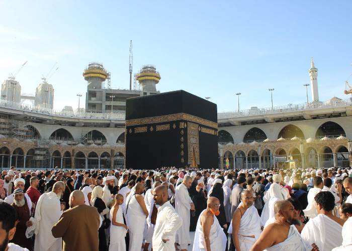 قرار عاجل من السعودية بسبب شركتي عمرة.. ماذا حدث؟