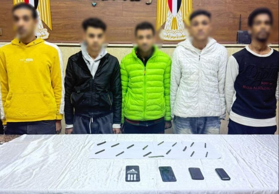 ضربة أمنية جديدة.. القبض على 5 أشخاص لترويج المخدرات بعين شمس