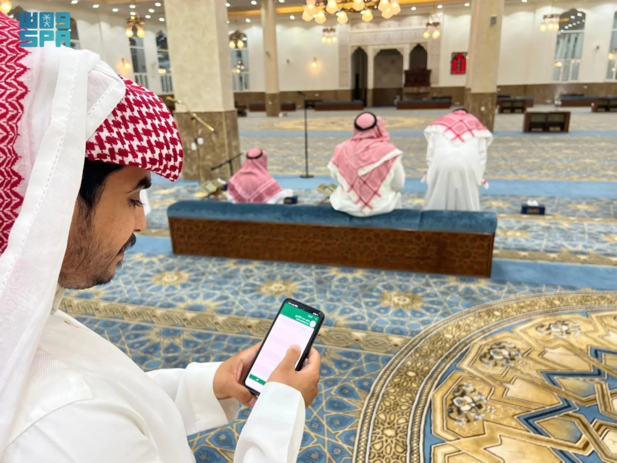 منع تصوير الأئمة والمصلين أثناء الصلوات فى رمضان بمساجد السعودية رسميا