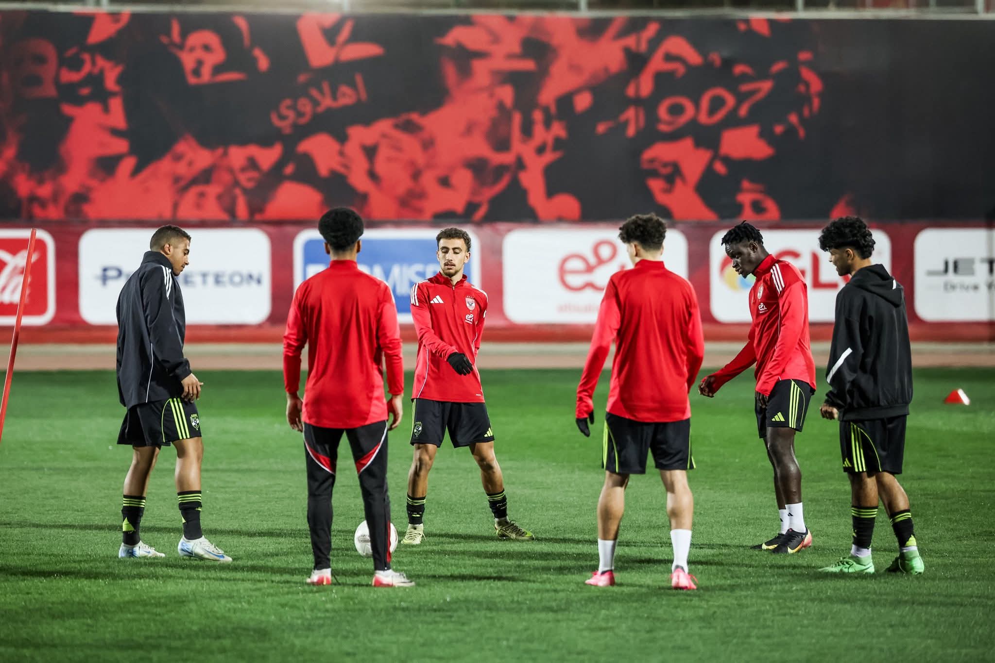 الأهلي يخوض ودية أمام فريق الشباب استعدادًا لمواجهة زد في الدوري