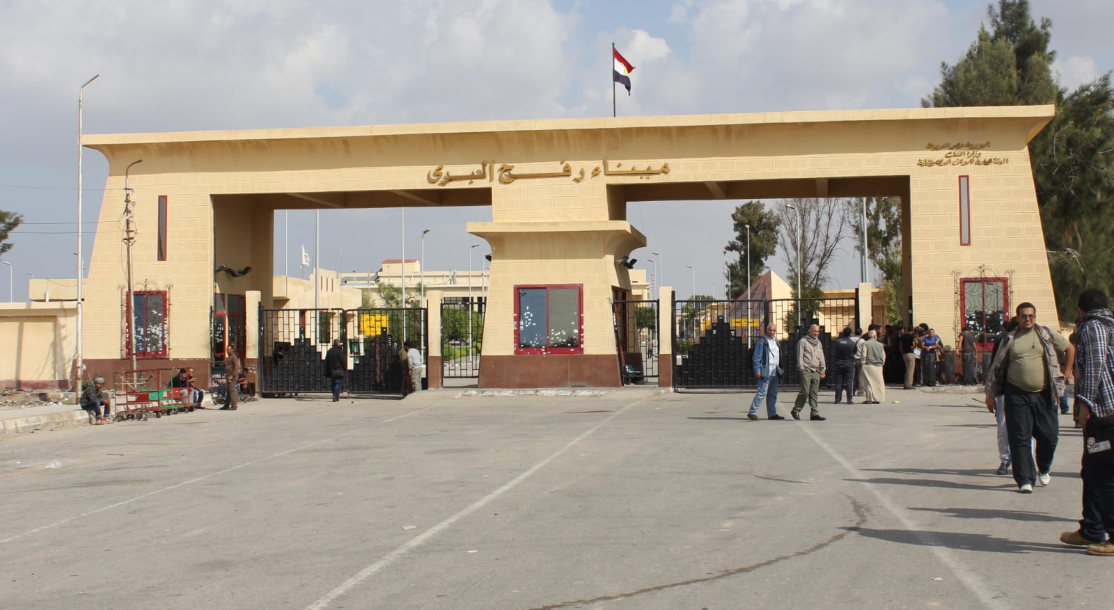 افتتاح معبر رفح اليوم بعد عام ونصف من الإغلاق شبه الكامل