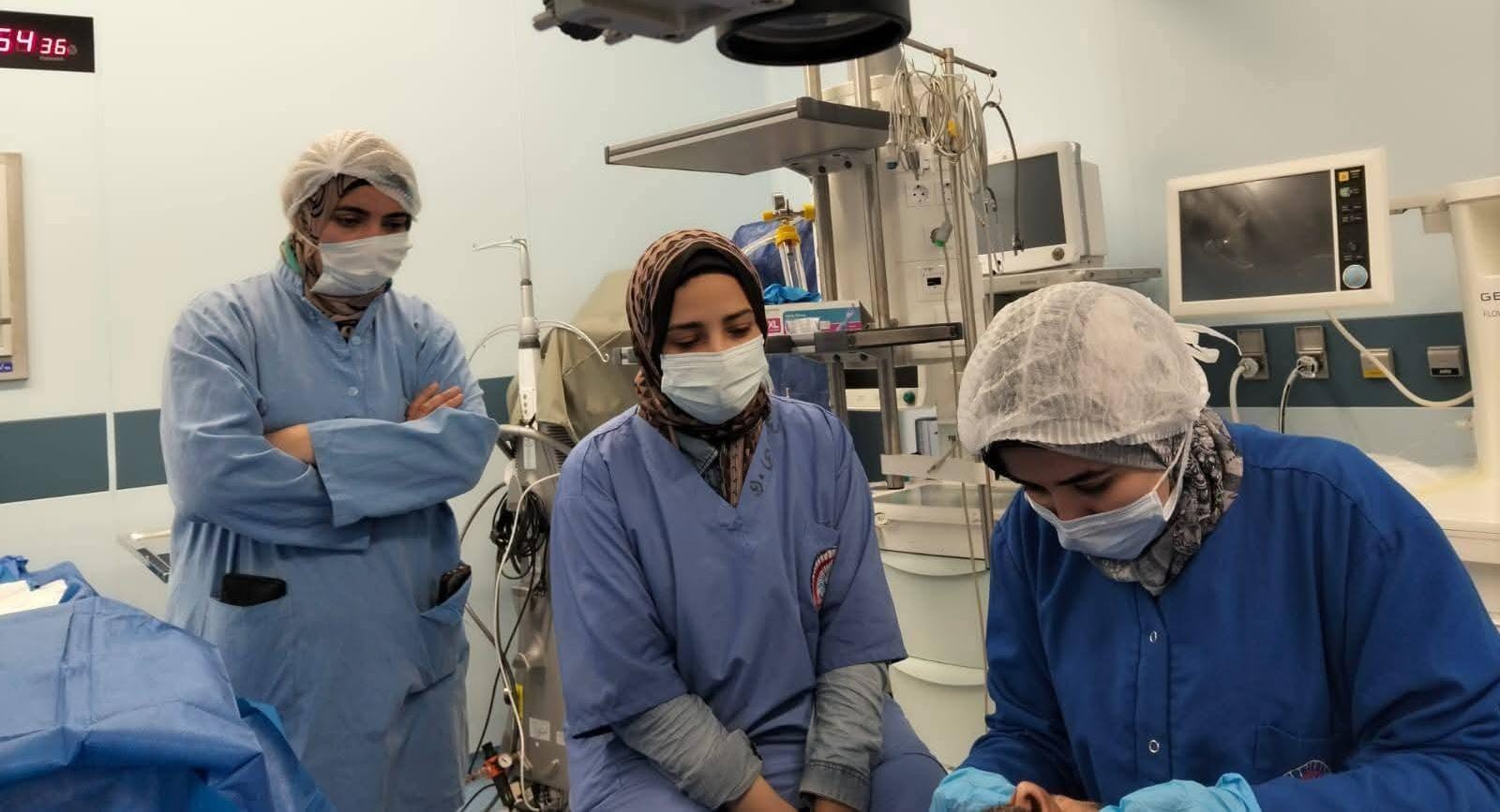 جامعة قناة السويس تجري جراحات عيون مجانية ضمن مبادرة «العلاج حق للجميع»