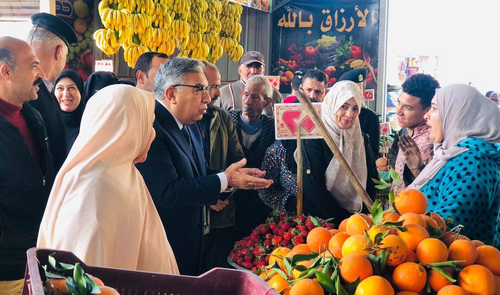 محافظ الدقهلية يتفقد سوق طلخا الحضاري