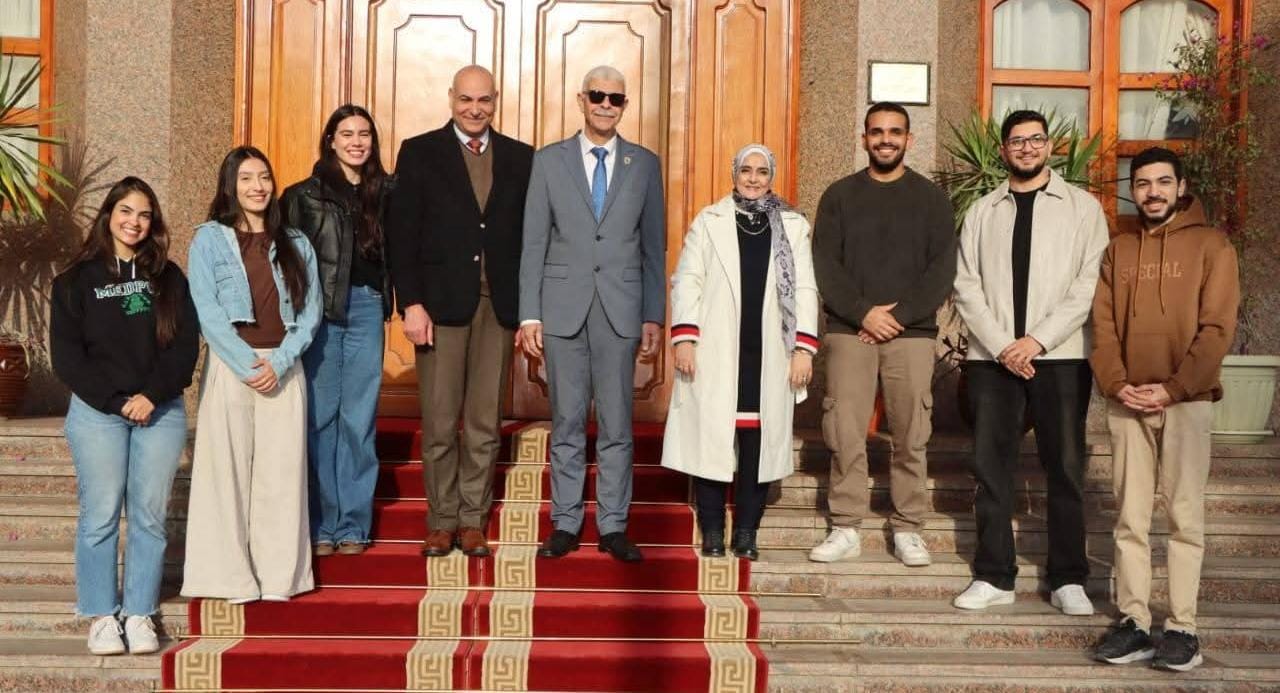 رئيس جامعة المنوفية يستقبل طالبات من البرازيل في تجربة تدريب طبي دولية مميزة