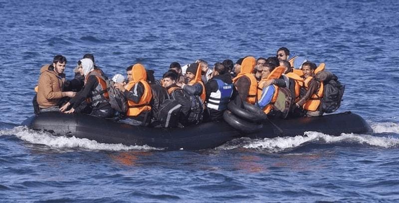 مصرع 14 مهاجراً فى تصادم بين زورق تابع لخفر السواحل وقارب صغير فى اليونان