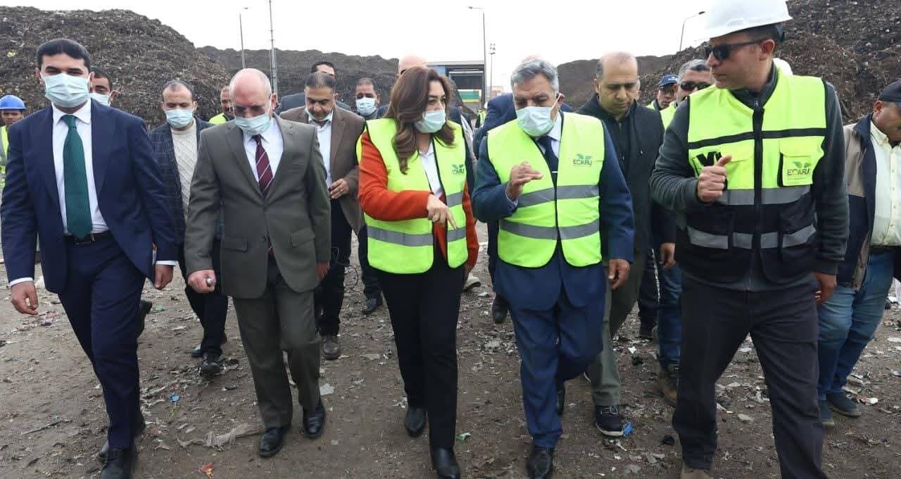 وزيرة التنمية المحلية ومحافظ الدقهلية يتفقدان مصنع معالجة وتدوير المخلفات بسندوب