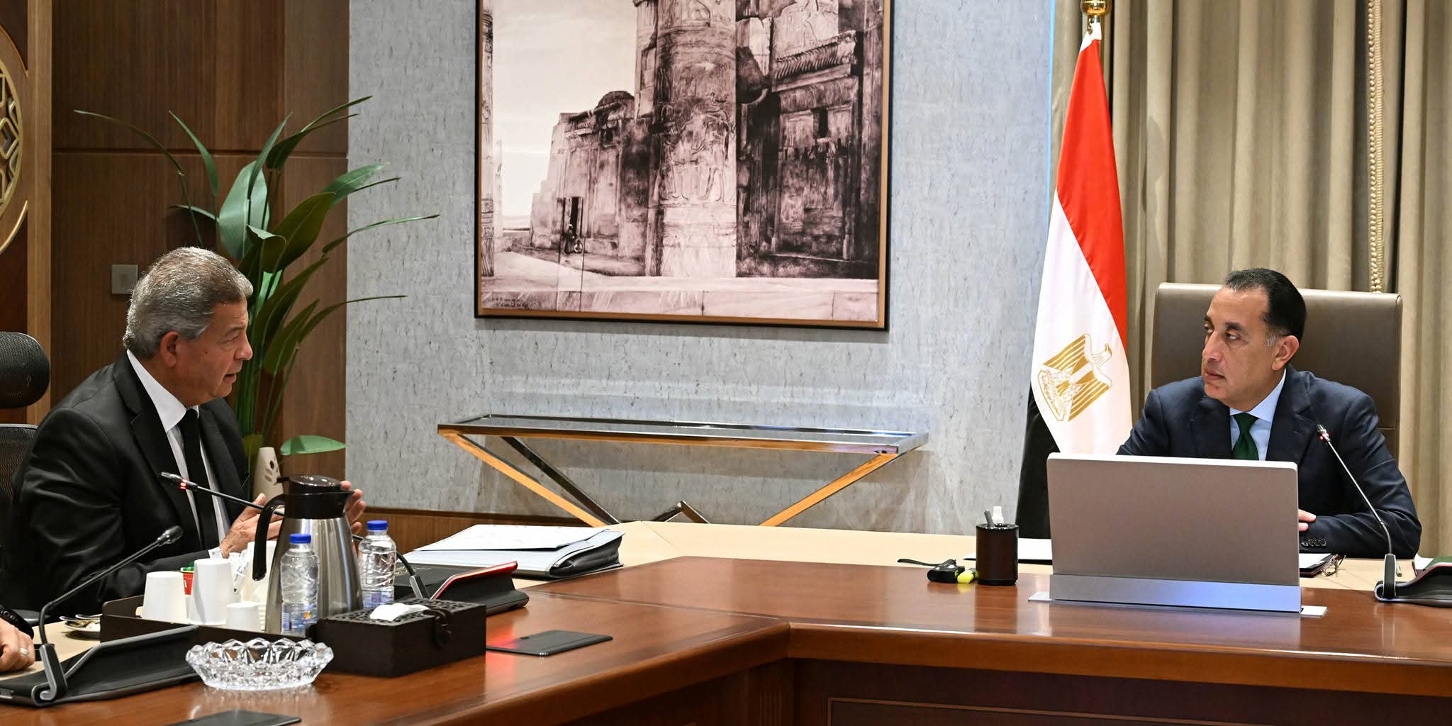 رئيس الوزراء يتلقى التقرير النهائي للجنة تطوير الإعلام المصري