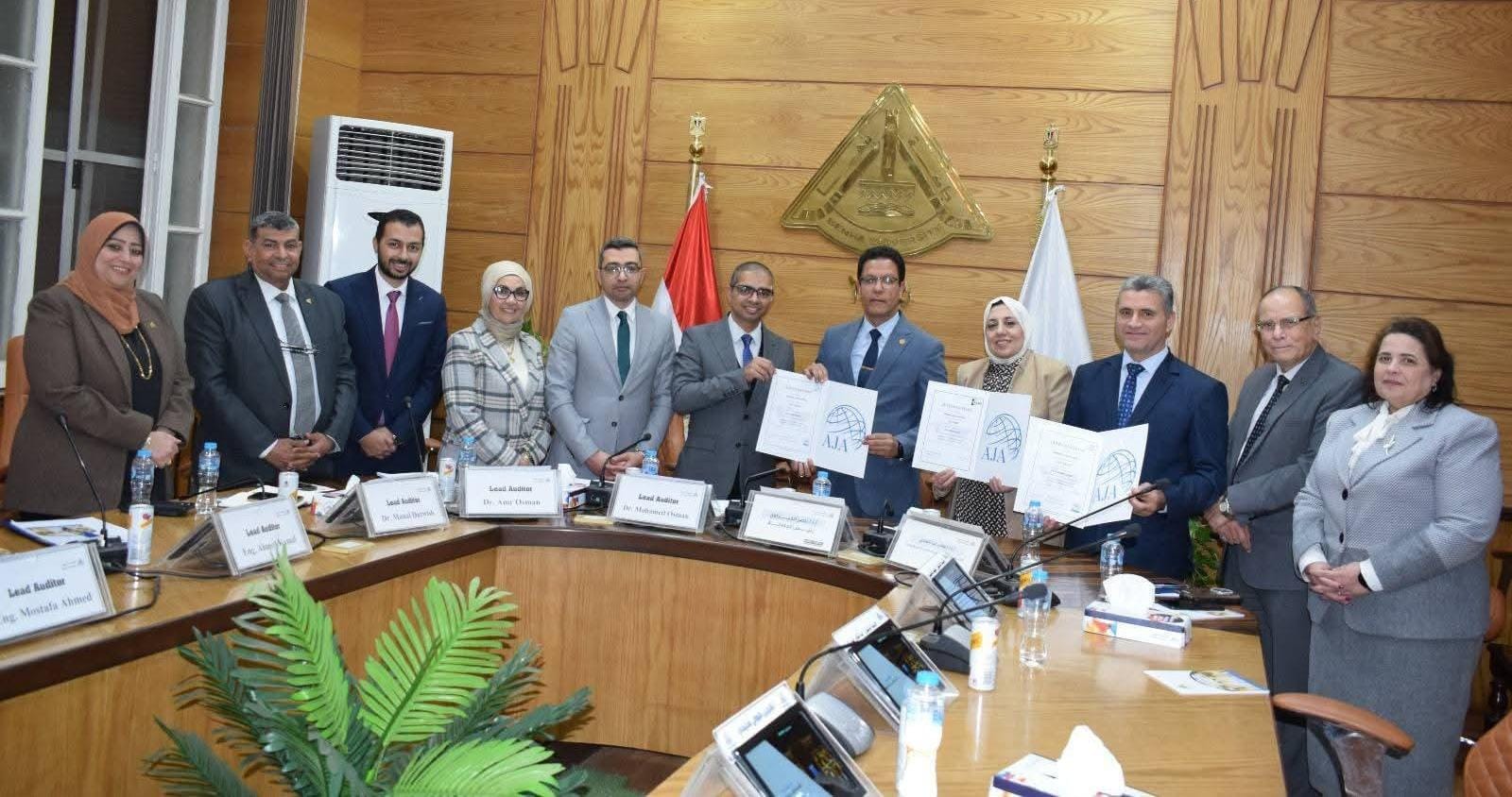 جامعة بنها تحصل علي شهادات النظام المتكامل للجودة والسلامة والصحة المهنية والإدارة البيئية