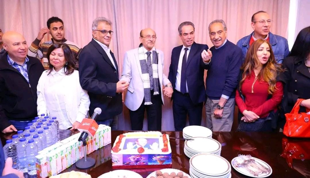 مرفوع مؤقتاً من الخدمة.. مسلسل إذاعي جديد بطولة الفنان الكبير محمد صبحي