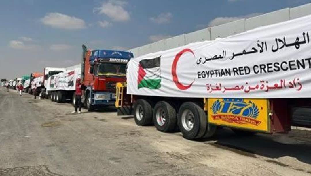 قافلة "زاد العزة الـ 134" تدخل إلى الفلسطينيين في قطاع غزة
