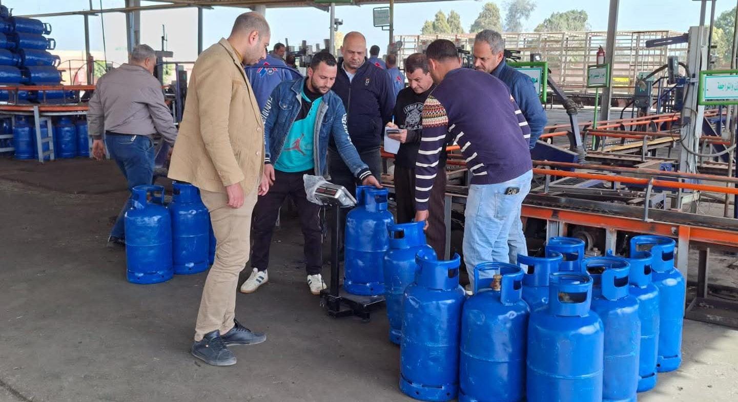 حملة تفتيشية مكبرة على أسطوانات الغاز بقرية صفط تراب بالمحلة
