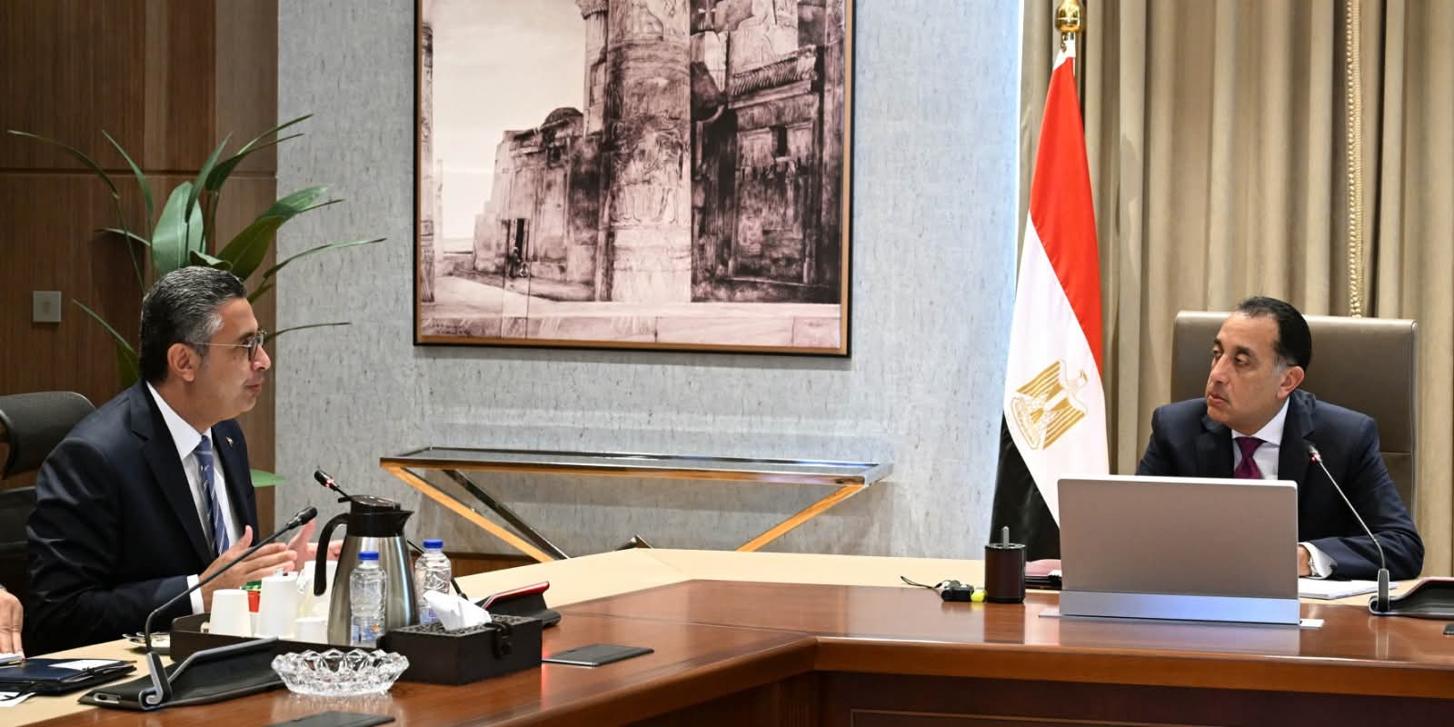 مدبولي يتابع خطط وزارة التموين لتطوير صناعة السكر وتعزيز المخزون السلعي قبل حلول شهر رمضان