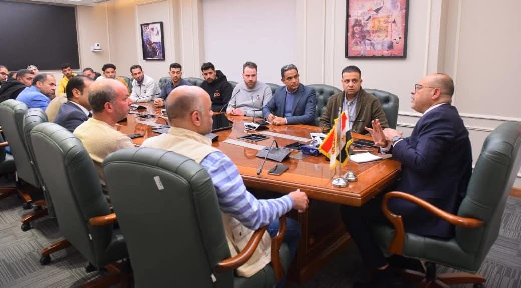 وزير العمل يقود مفاوضة جماعية ناجحة وينهي إضراب عمال شركة "جيد تكستايل إيجيبت"