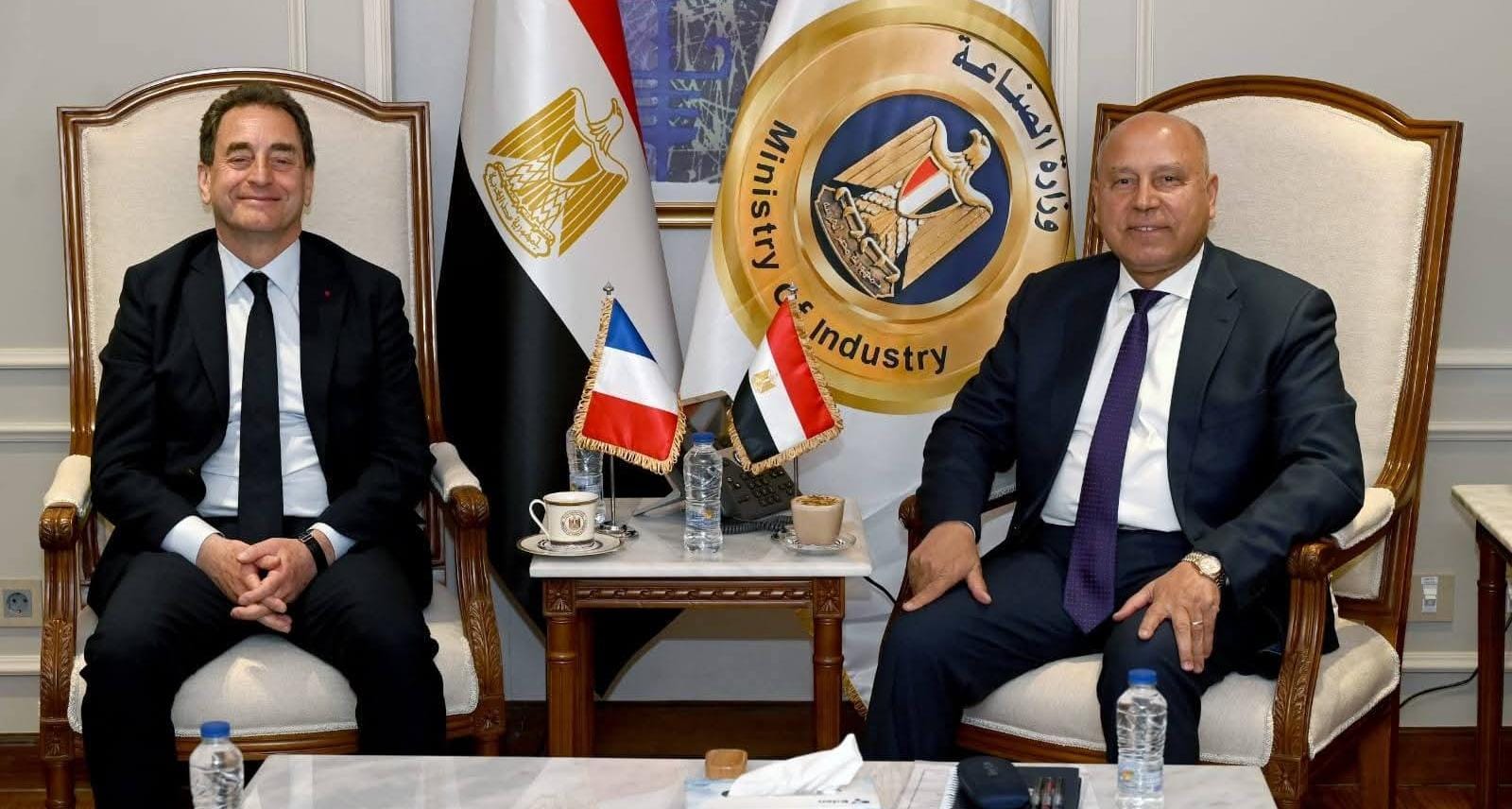 كامل الوزير يبحث مع السفير الفرنسي آخر مستجدات مشروعات النقل المشتركة