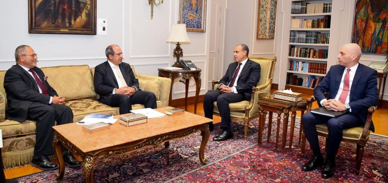 وزير الخارجية يثنى على الجامعة البريطانية في إعداد كوادر مؤهلة لخدمة المجتمع المصري