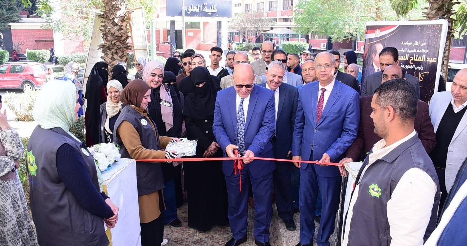 افتتاح معرض أبواب الخير المجاني لطلاب جامعة سوهاج