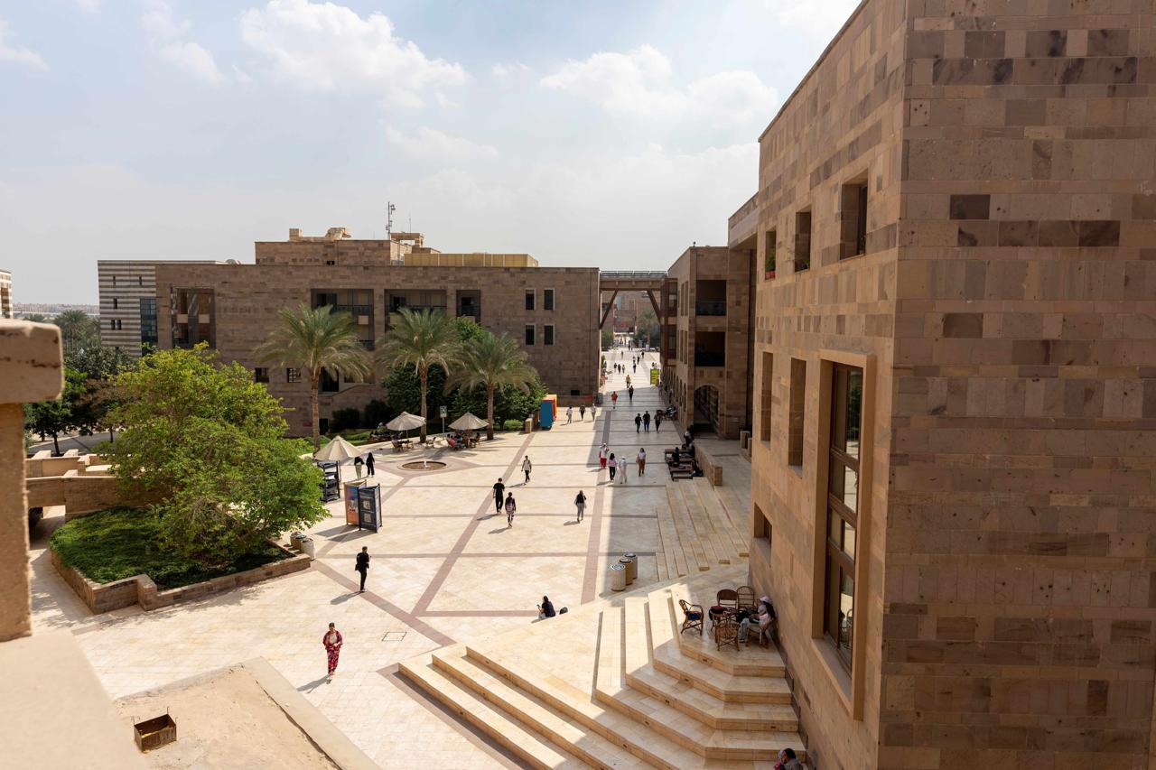الجامعة الأمريكية بالقاهرة تشارك في مسابقة ديكاثلون الطاقة الشمسية" العالمية في أفريقيا