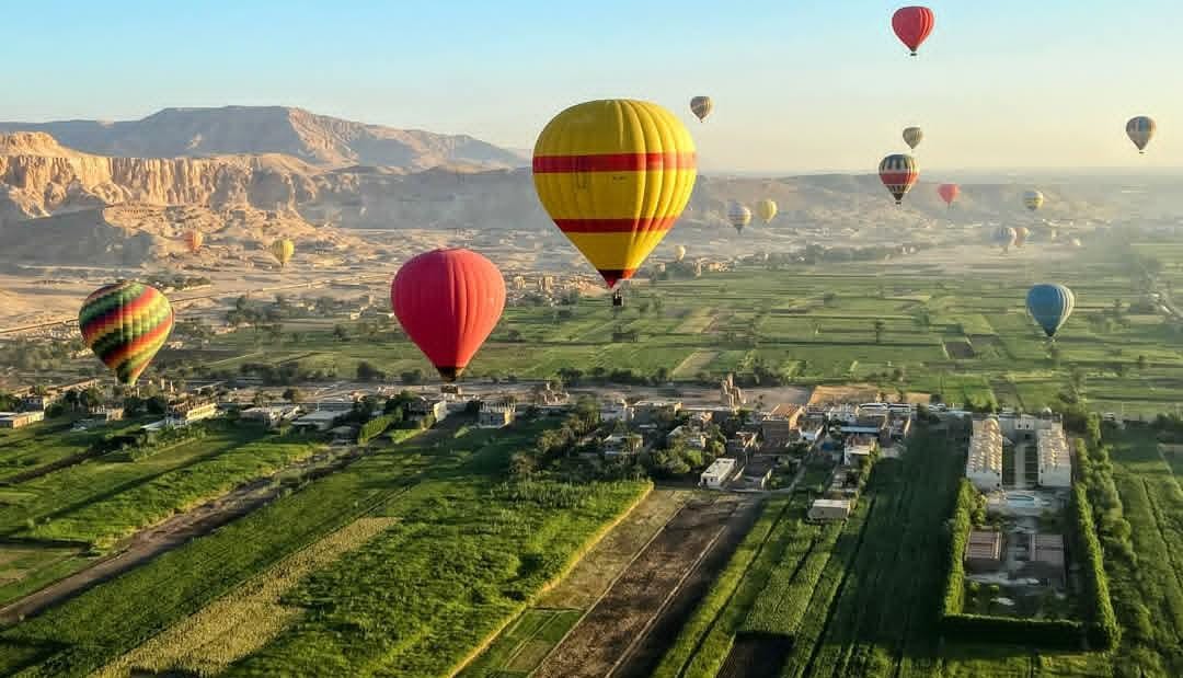 الأقصر: 1900سائح يحلقون بالبالون فوق المعابد ووادي الملوك