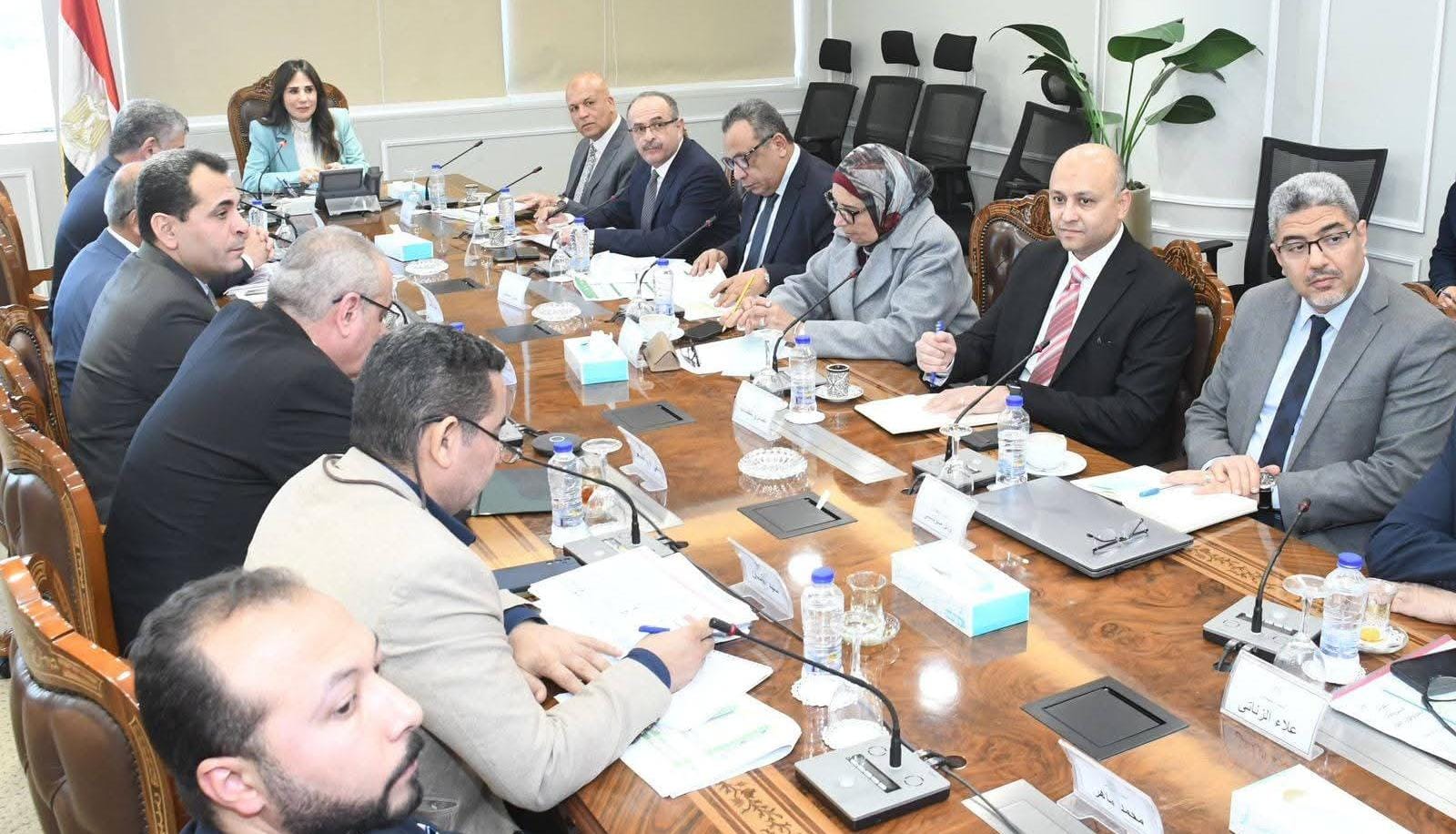 وزيرة الإسكان تتابع موقف تنفيذ المشروعات ضمن مبادرة "حياة كريمة بعدد من المحافظات"