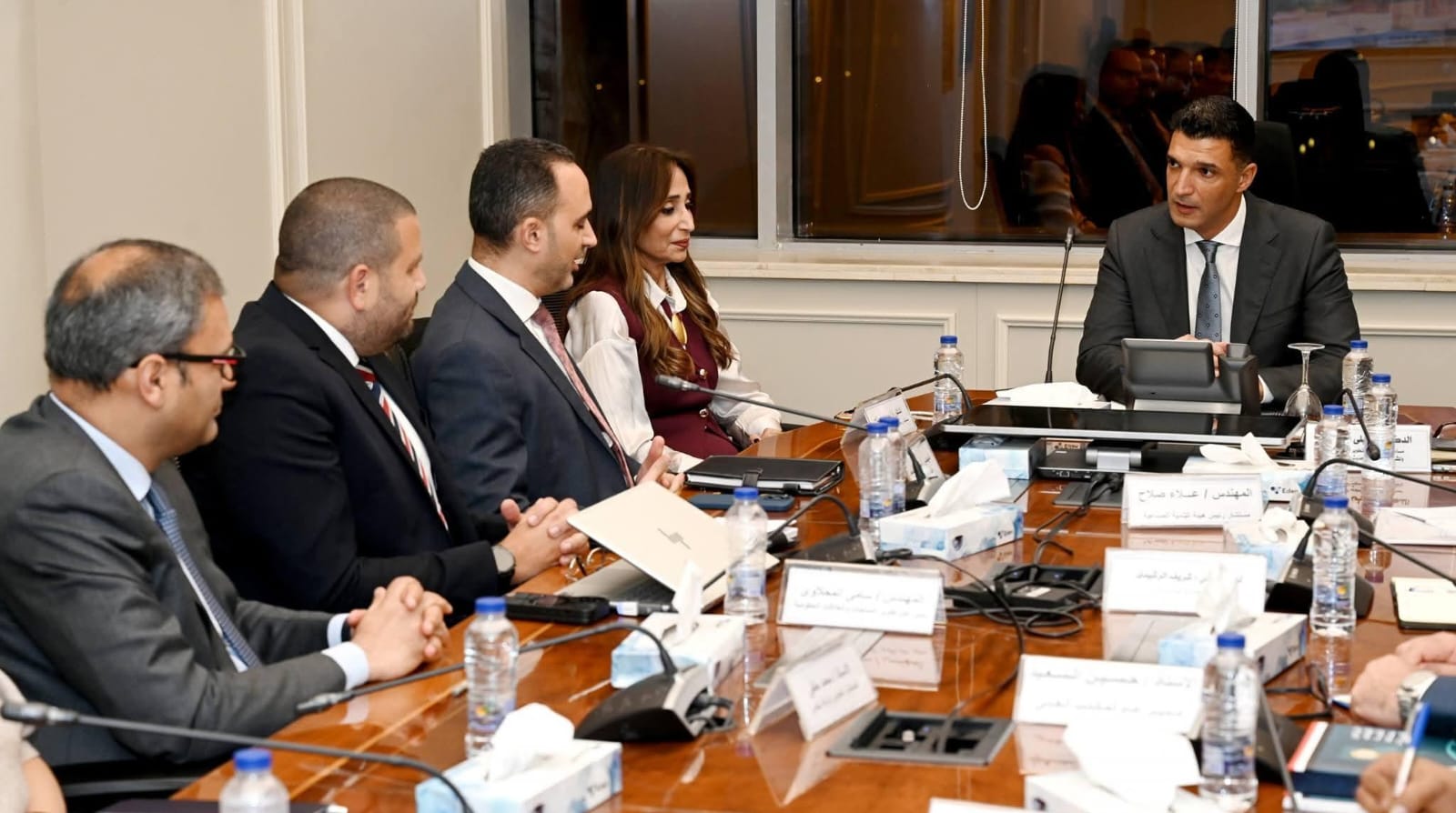 وزير الصناعة يبحث مع شركة نيسان للسيارات خطط الشركة للتوسع بالسوق المحلي والدولي