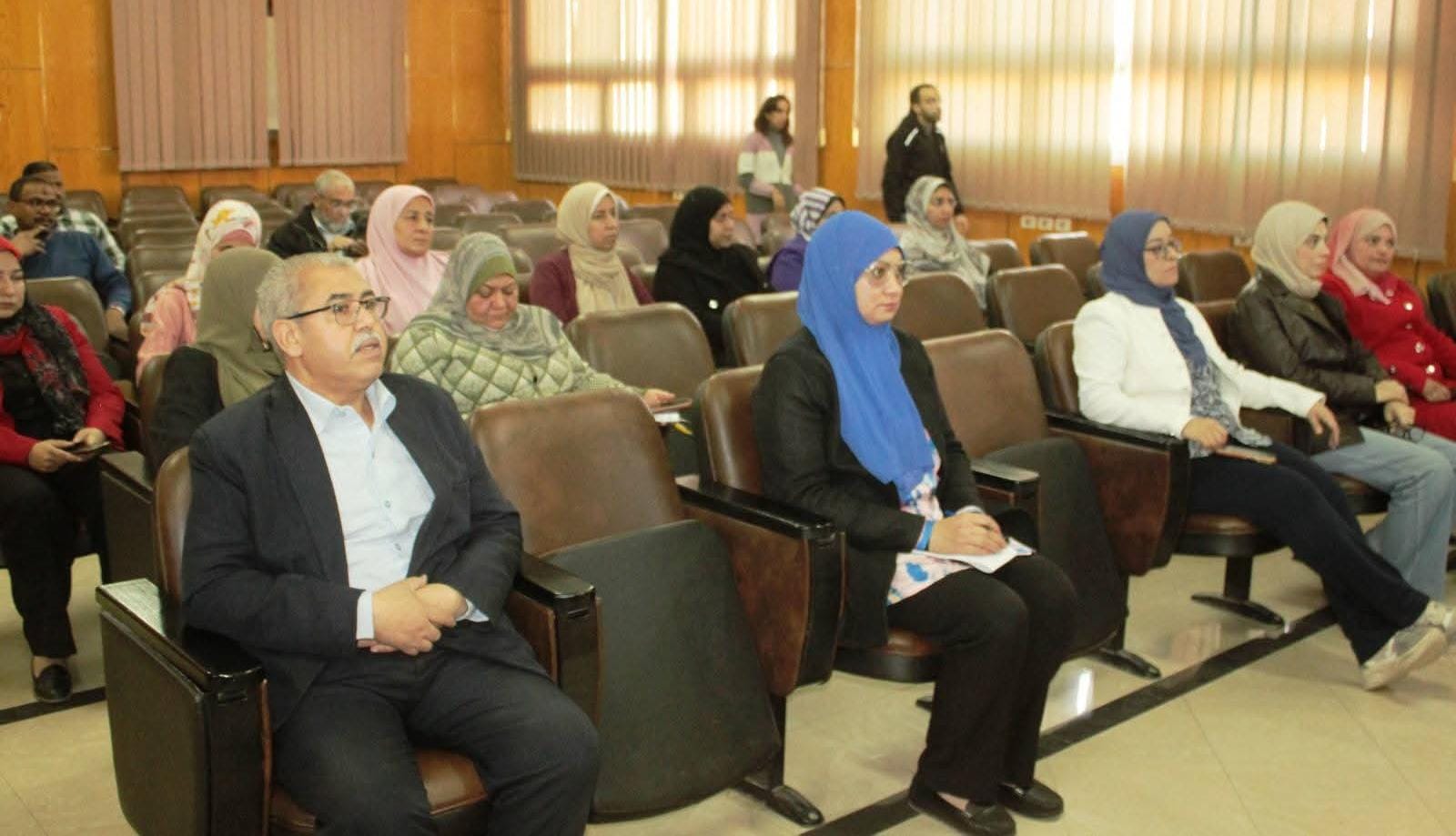 جامعة أسيوط تعزز ثقافة التحول الرقمي بندوة بكلية الحاسبات والمعلومات