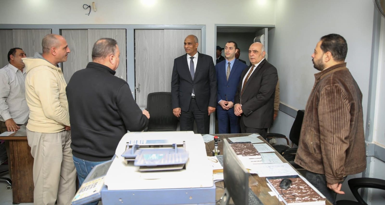 محافظ كفرالشيخ الجديد يتفقد إدارات الديوان العام لرسم ملامح التطوير