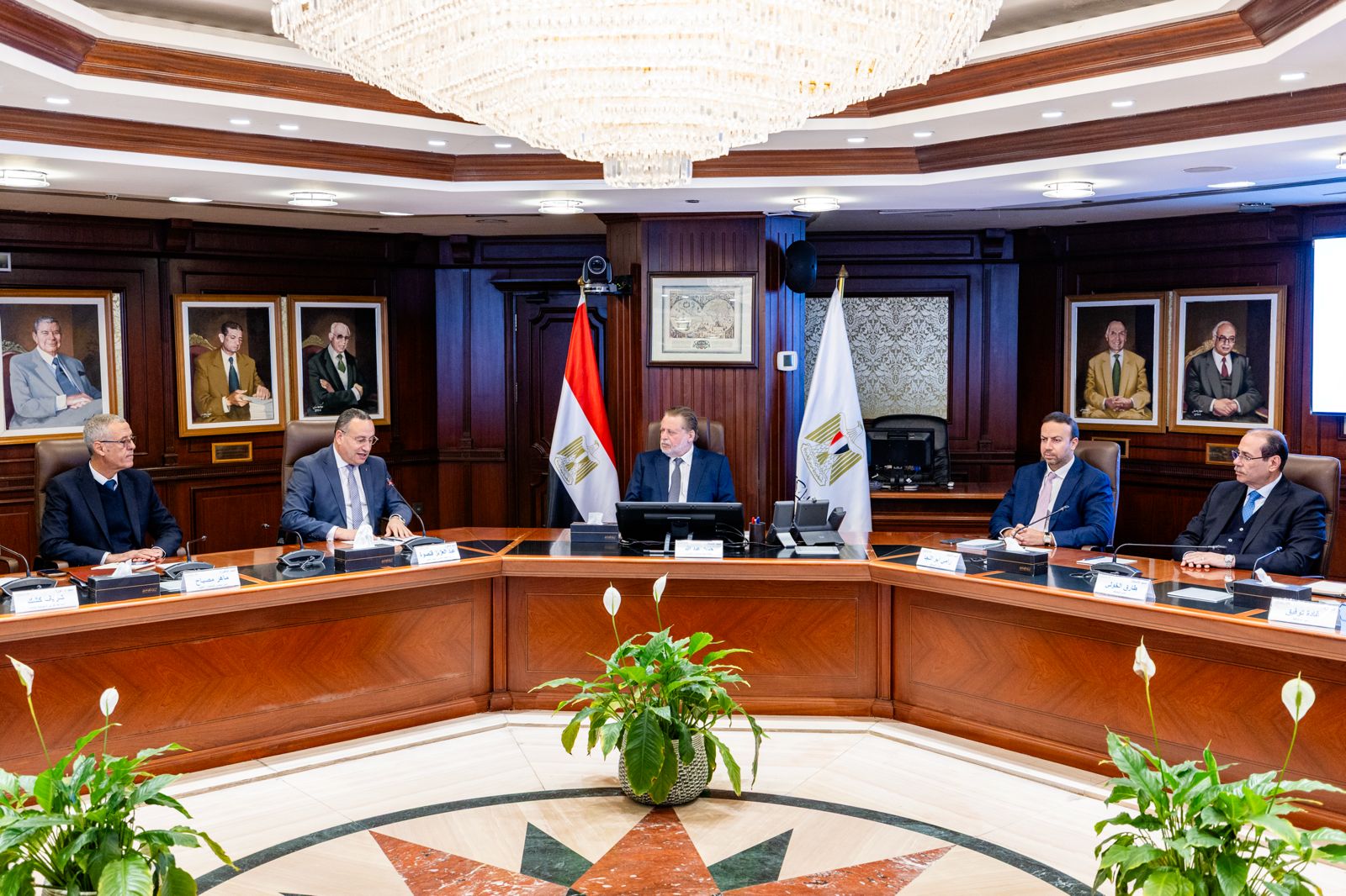 محافظ البنك المركزي يلتقي وزير التعليم العالي لبحث التعاون المشترك