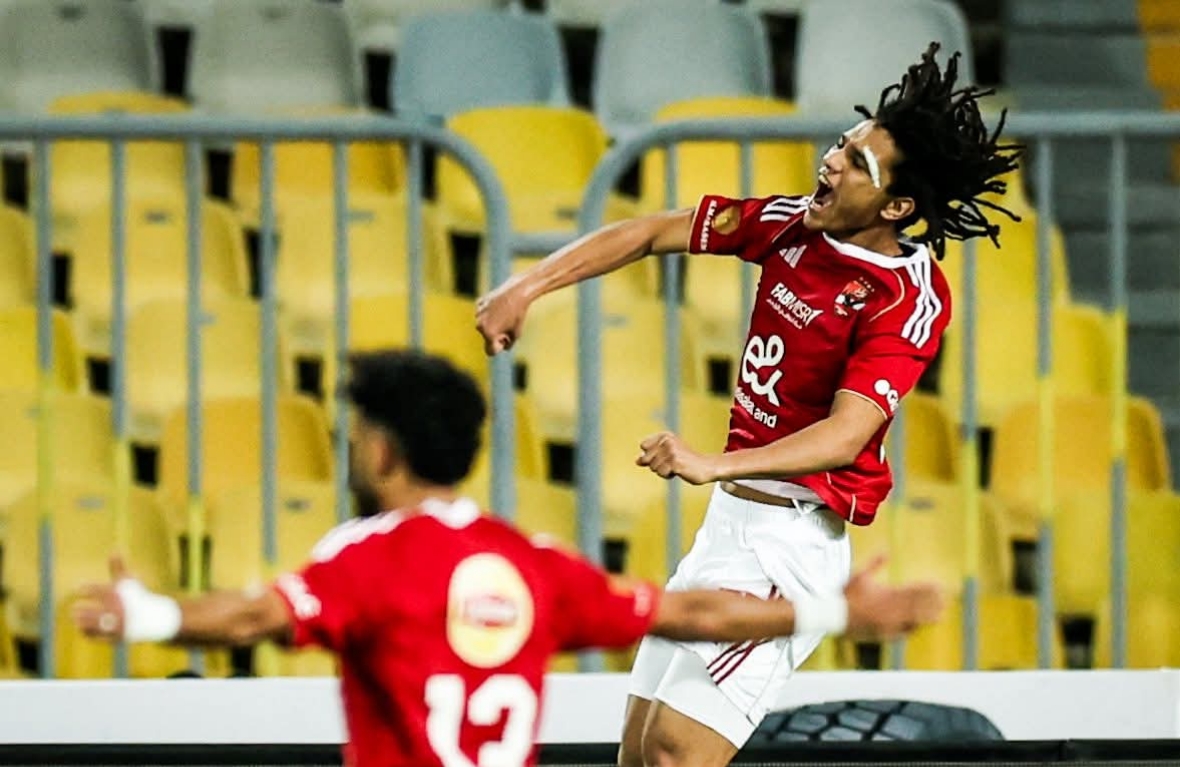 مروان عثمان يقود الأهلي لفوز صعب على سموحة وصدارة الدوري بشكل مؤقت