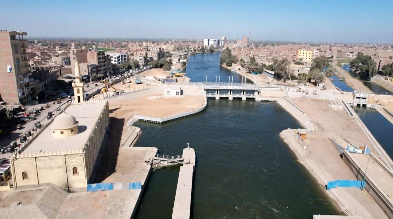 وزير الري يتابع موقف الترتيبات النهائية لتشغيل مجموعة قناطر ديروط الجديدة