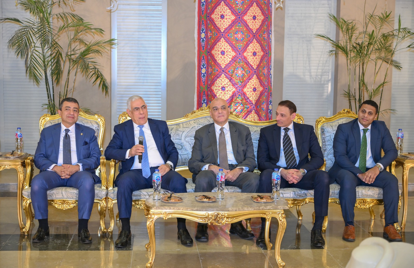 النائب العام يشهد إفطار رمضان مع موظفي النيابة العامة.. صور