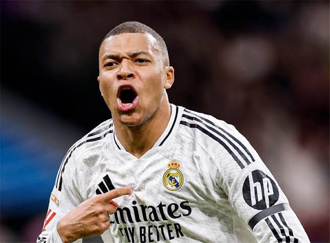 مبابي: لاعب بنفيكا وصف فينيسيوس بالقرد 5 مرات.. ومثله لا يستحق اللعب بدوري أبطال أوروبا