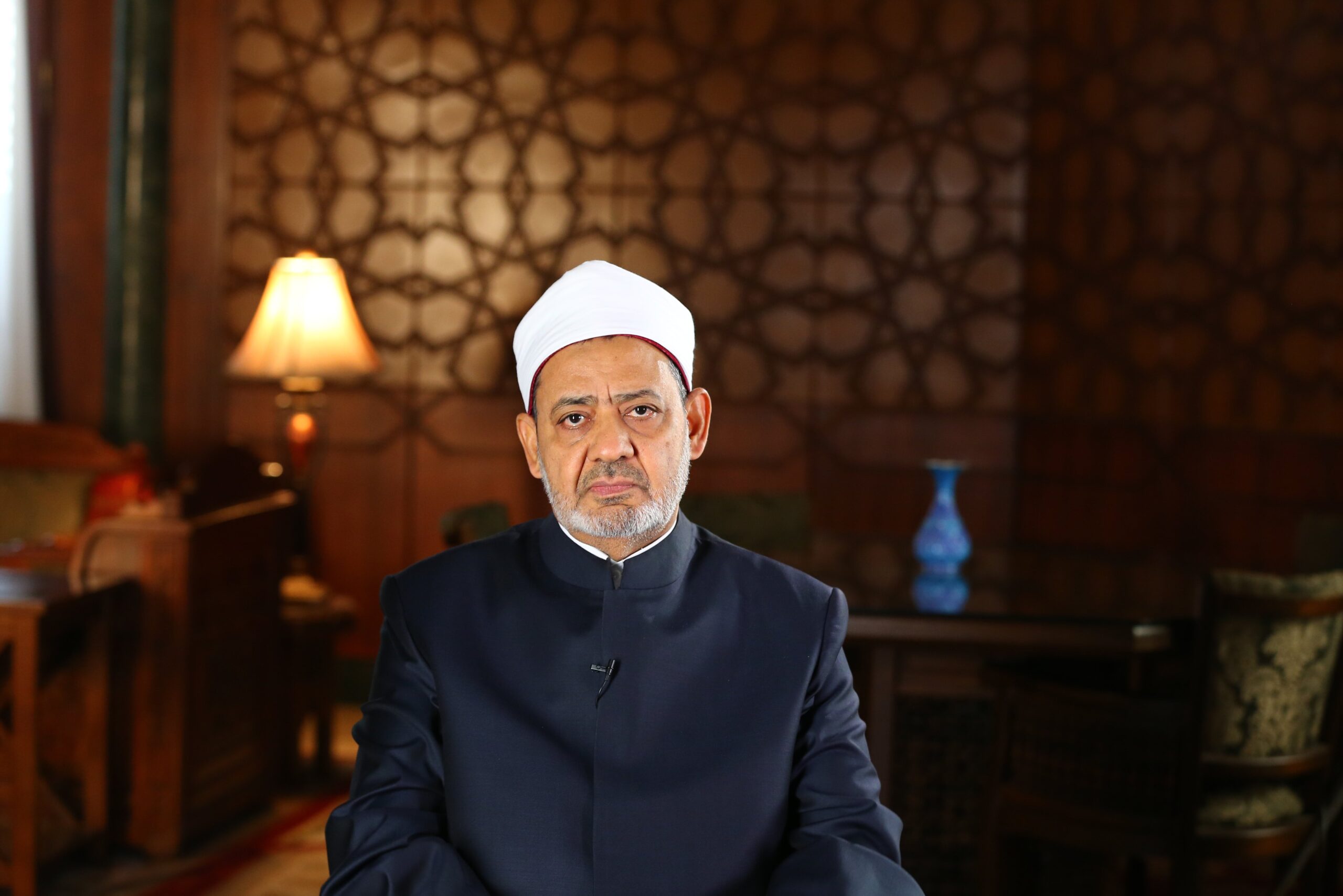 شيخ الأزهر يهنئ الرئيس السيسي بمناسبة قرب حلول شهر رمضان المبارك