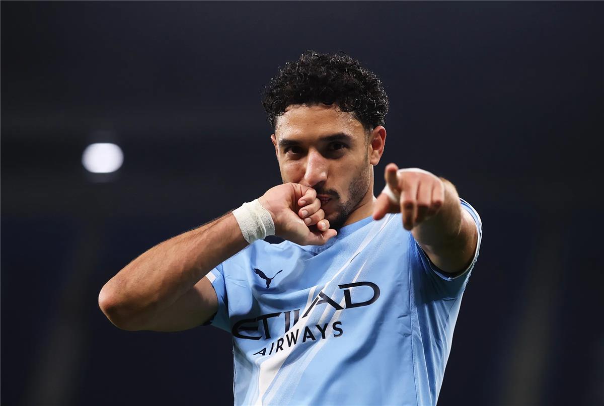 اهتمام برشلونة بضم عمر مرموش يتصدر الصحافة الإسبانية