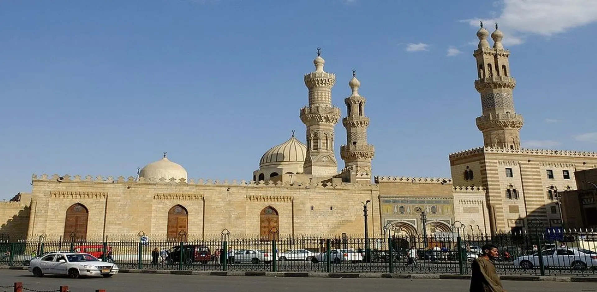الأزهر يُدين جريمة إحراق مسجدٍ جنوب نابلس بفلسطين