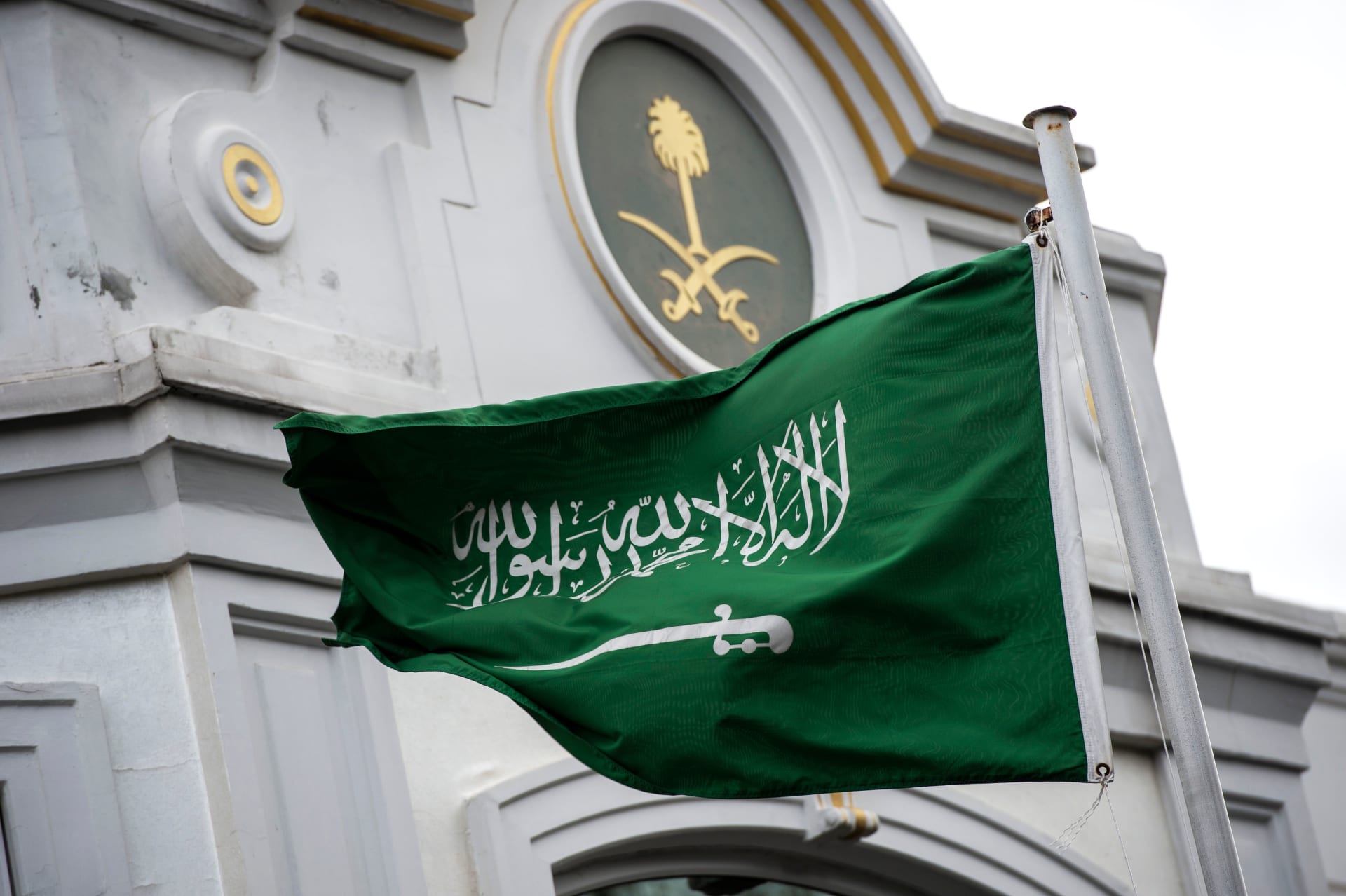 سماع دوي انفجارات في الرياض
