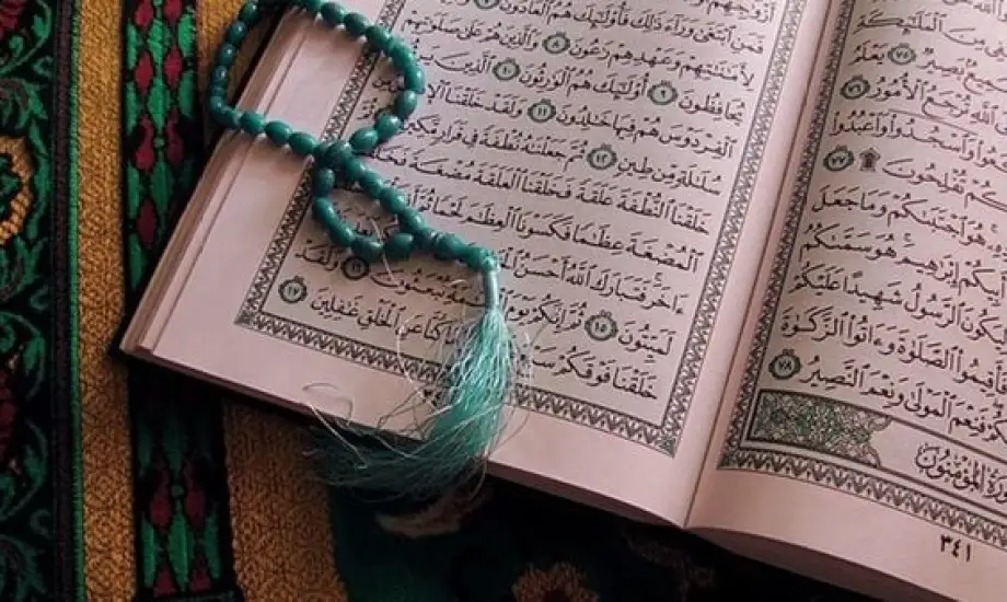 ما الفرق بين السورة المكية والمدنية؟