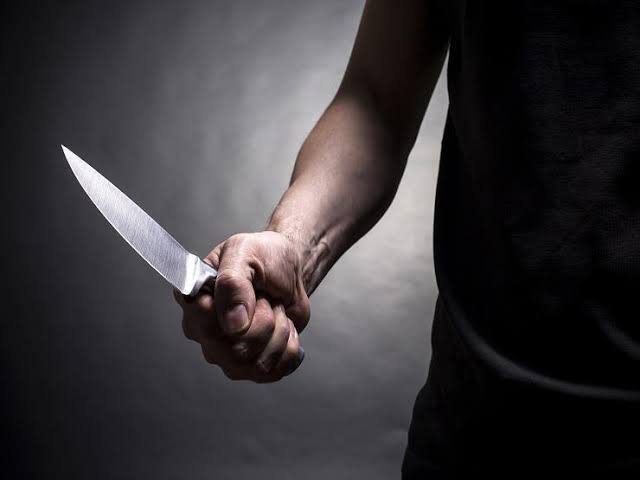 ضبط زوج طعن طليقته بسكين في الشارع بالمحلة