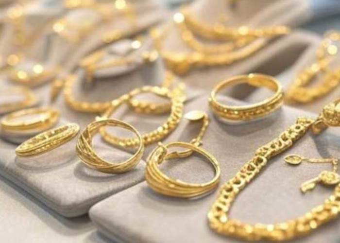 تراجع جديد يضرب الذهب في مصر.. خسائر تصل إلى 270 جنيهًا