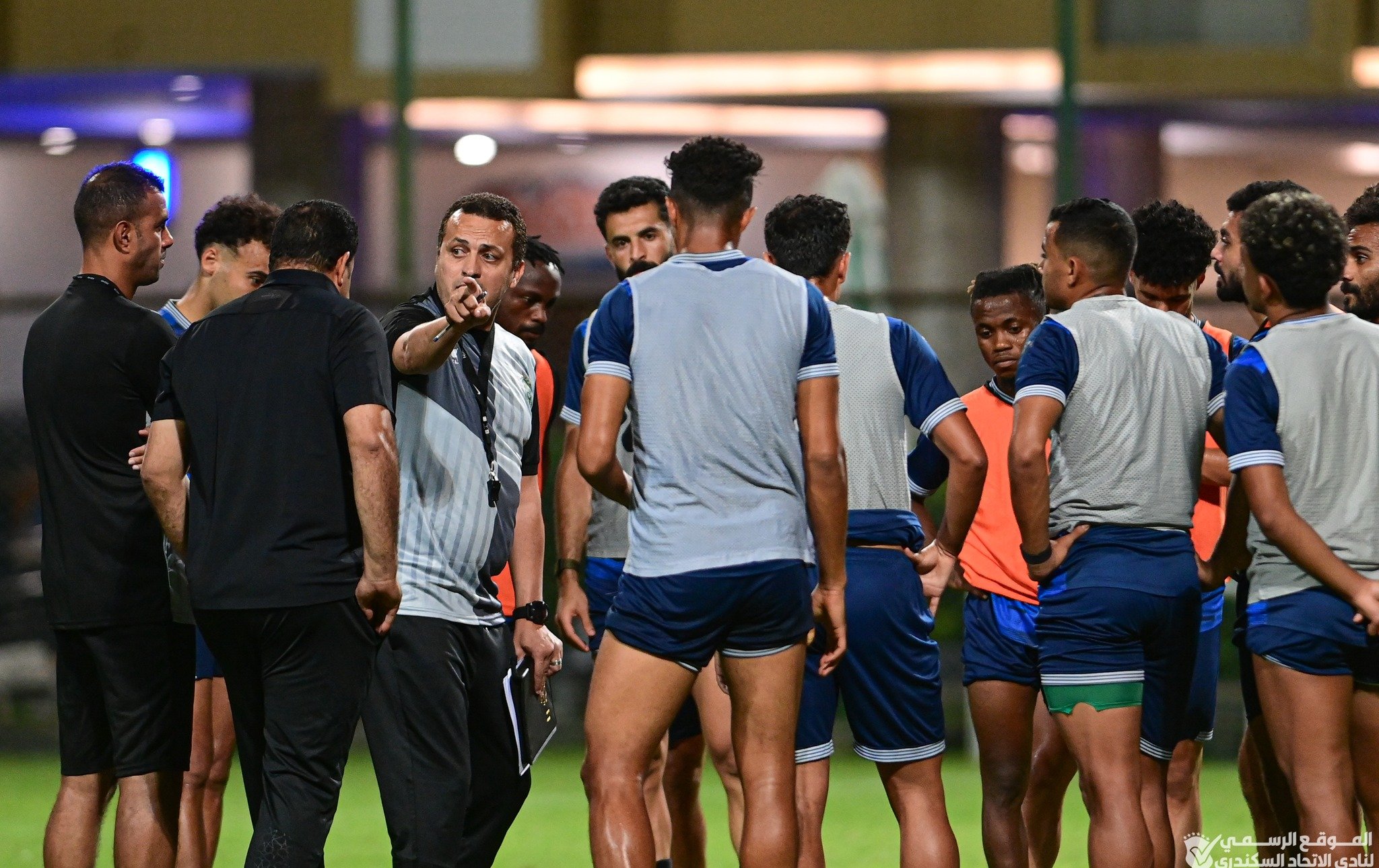 تامر مصطفى يدرس الزمالك بالفيديو استعدادا لمواجهة الجمعة في الدوري