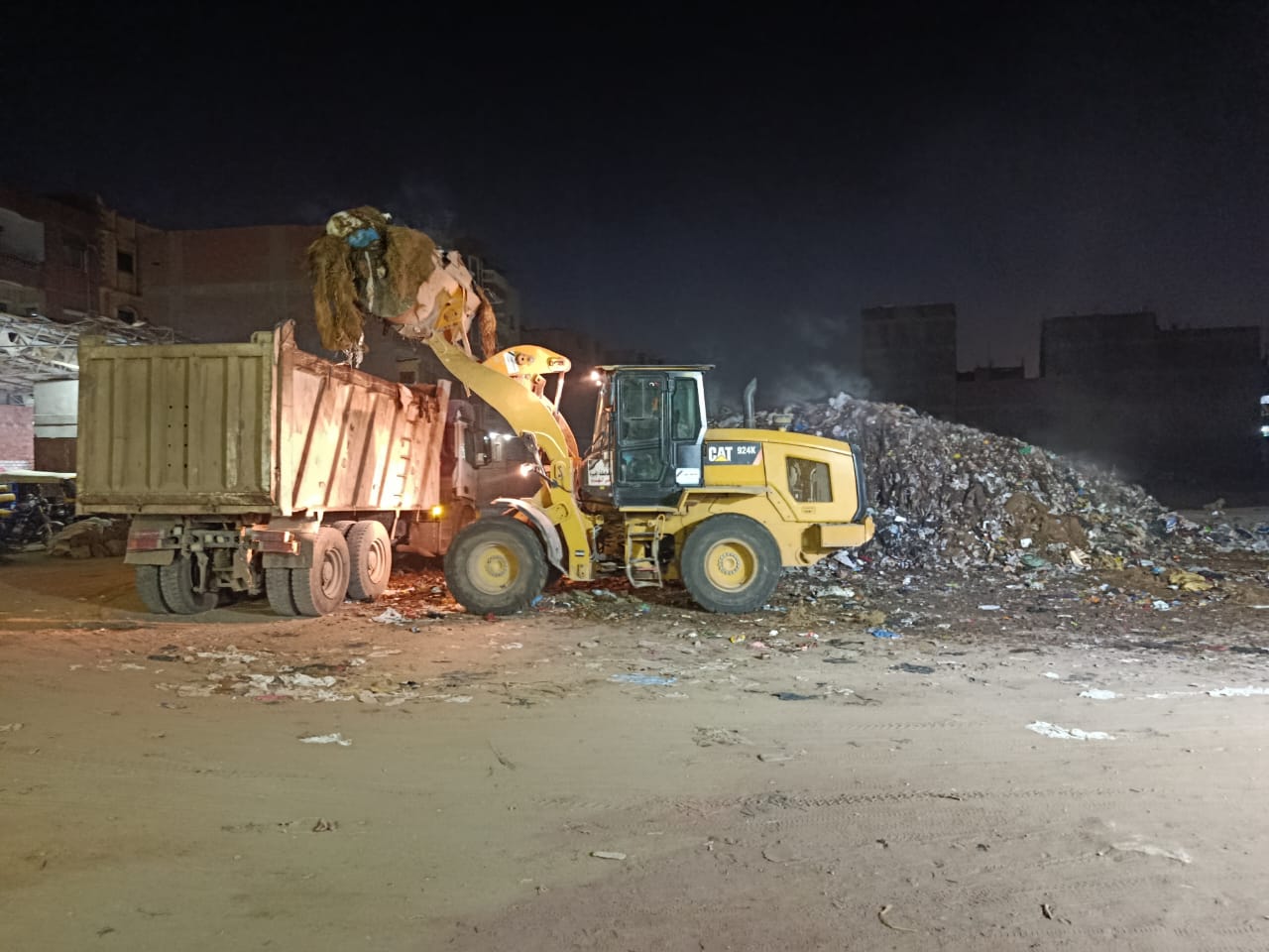 رفع 2200 طن مخلفات بـ جنوب الجيزة نقلة ضمن حملات مكثفة للنظافة