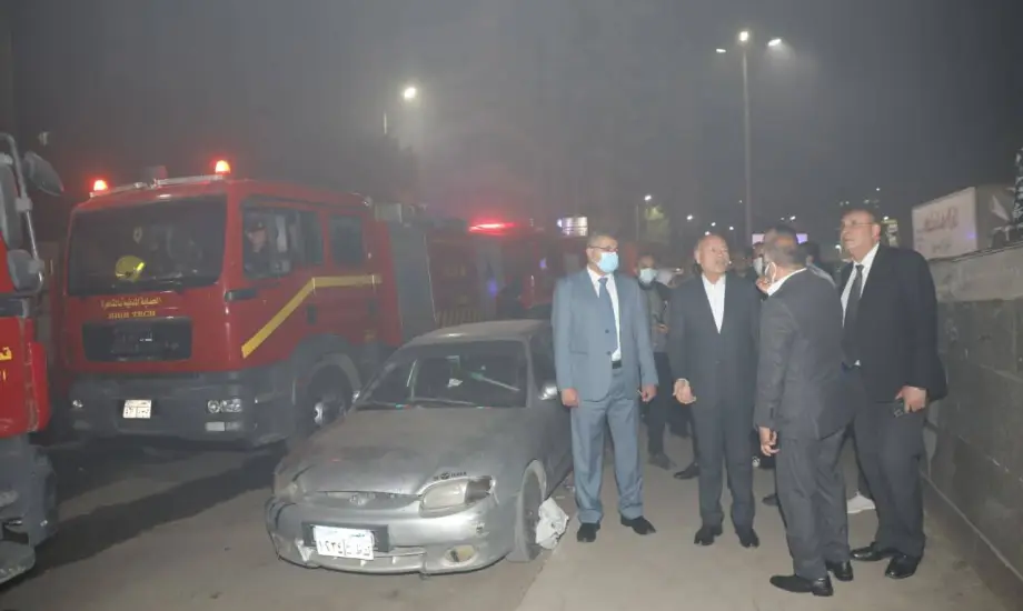 محافظ القاهرة ومدير الأمن يتابعان حريق مصنع ملابس بالزيتون