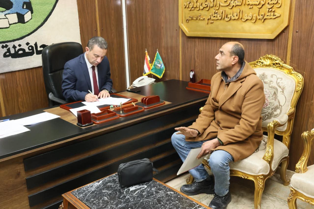 محافظ المنوفية يستمع لشكاوى عدد من المواطنين