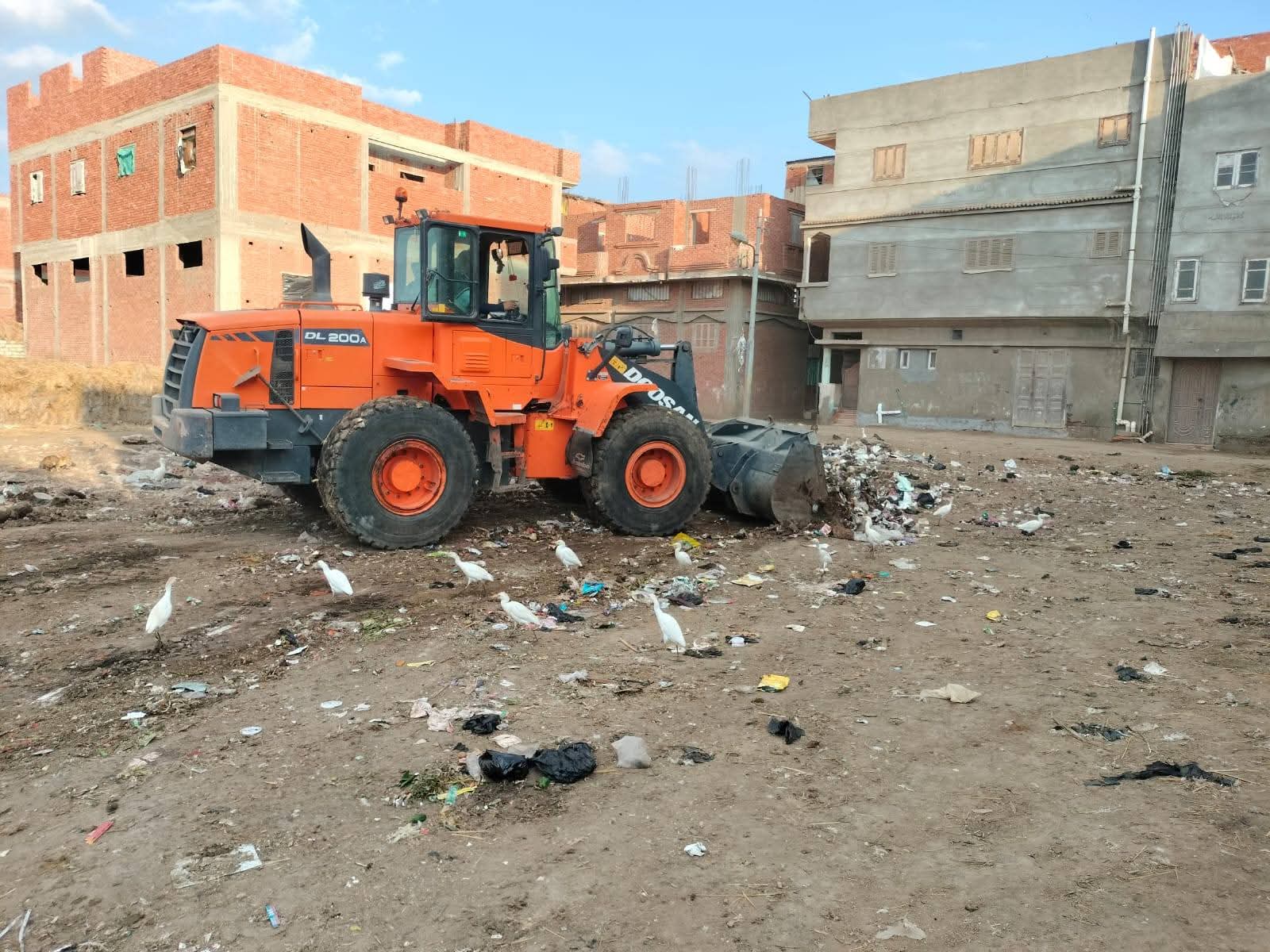 نائب محافظ دمياط يتابع منظومة التخلص من المخلفات بكفر البطيخ وكفر سعد