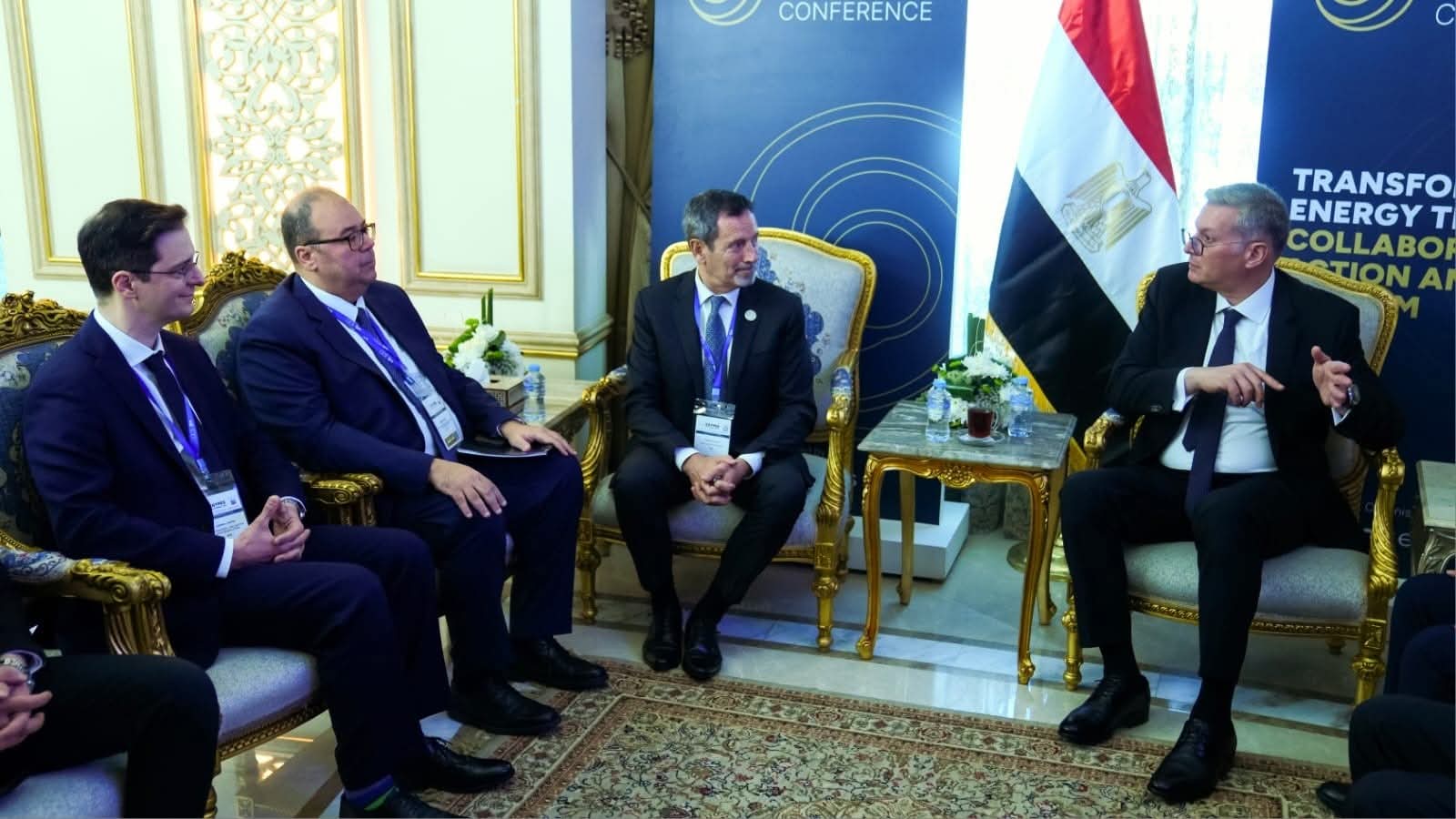 وزير البترول يبحث مع "شلمبرجير" العالمية تطبيق الحفر الأفقي لزيادة الإنتاج البترولي